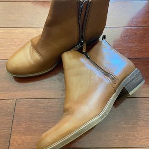 Lauren Ralph Lauren ankle boots in camel